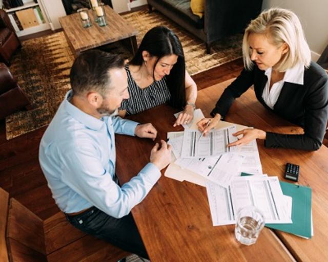 Senior Living Counselors vs. Advisors - 2.jpg
