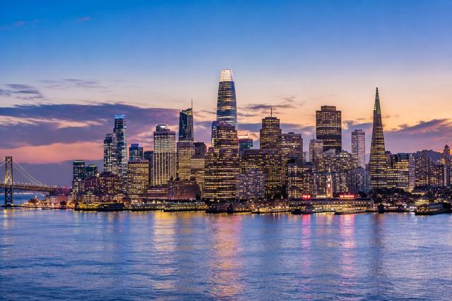 SanFrancisco.Skyline.Purpledoorfinders